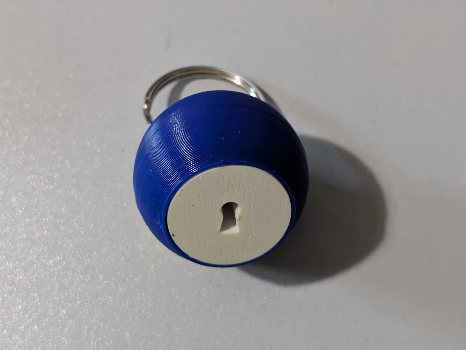 Móc chìa khóa hình cầu có thể vặn xoáy