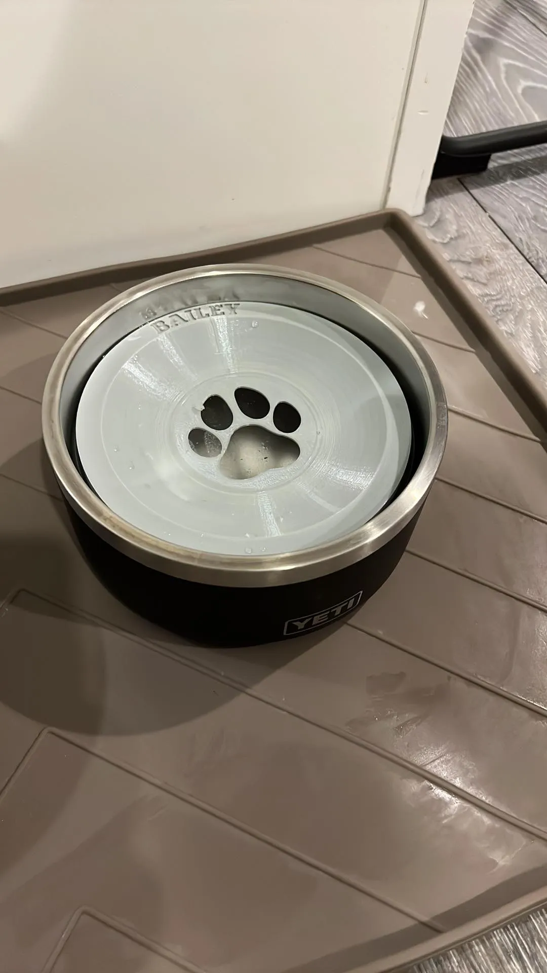 Bộ bảo vệ chống bắn nước cho bát chó Yeti Boomer 4