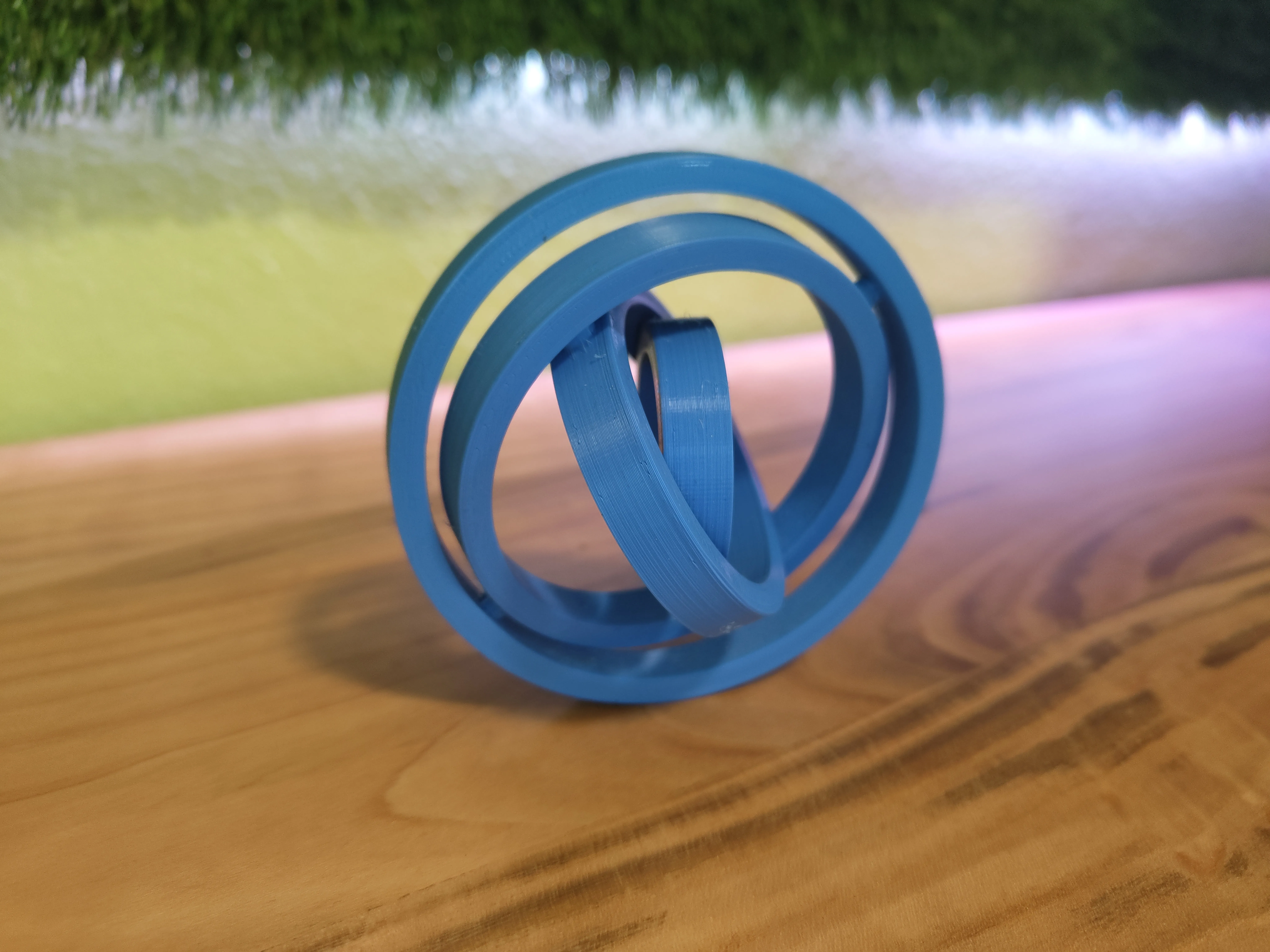 Nhẫn xoay Gyro cho người thích nghịch ngợm