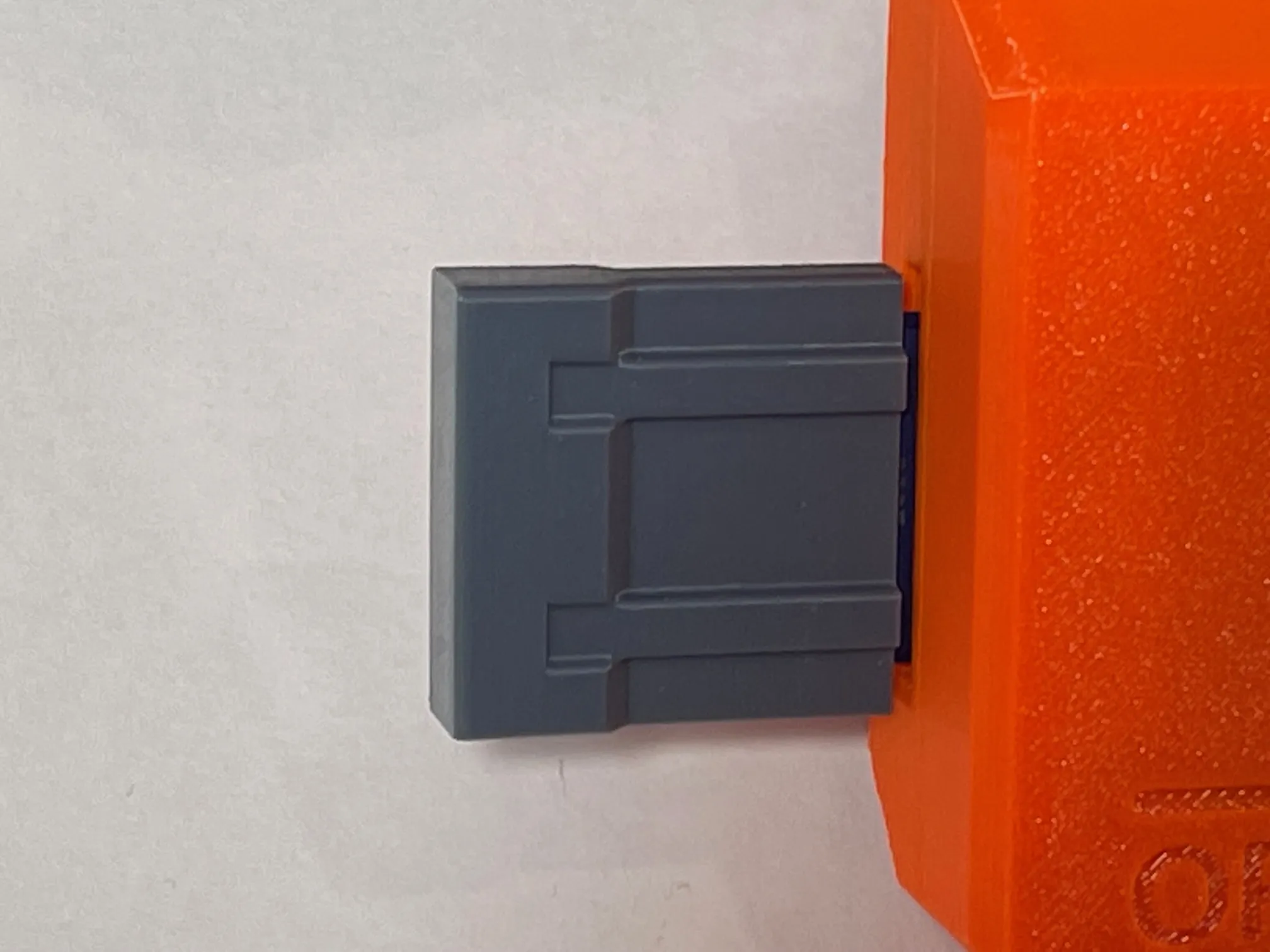 Giá đỡ thẻ SD với tay cầm lớn dễ cầm nắm