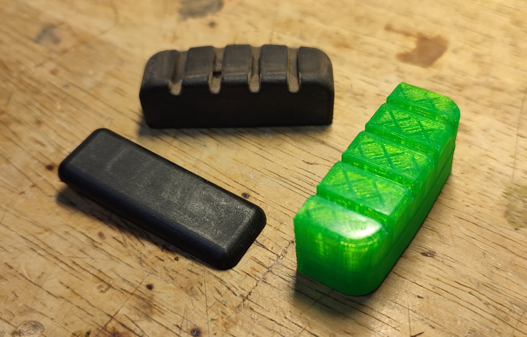 Thay thế bọc cao su cho cửa sau Ford Focus Turnier MK3