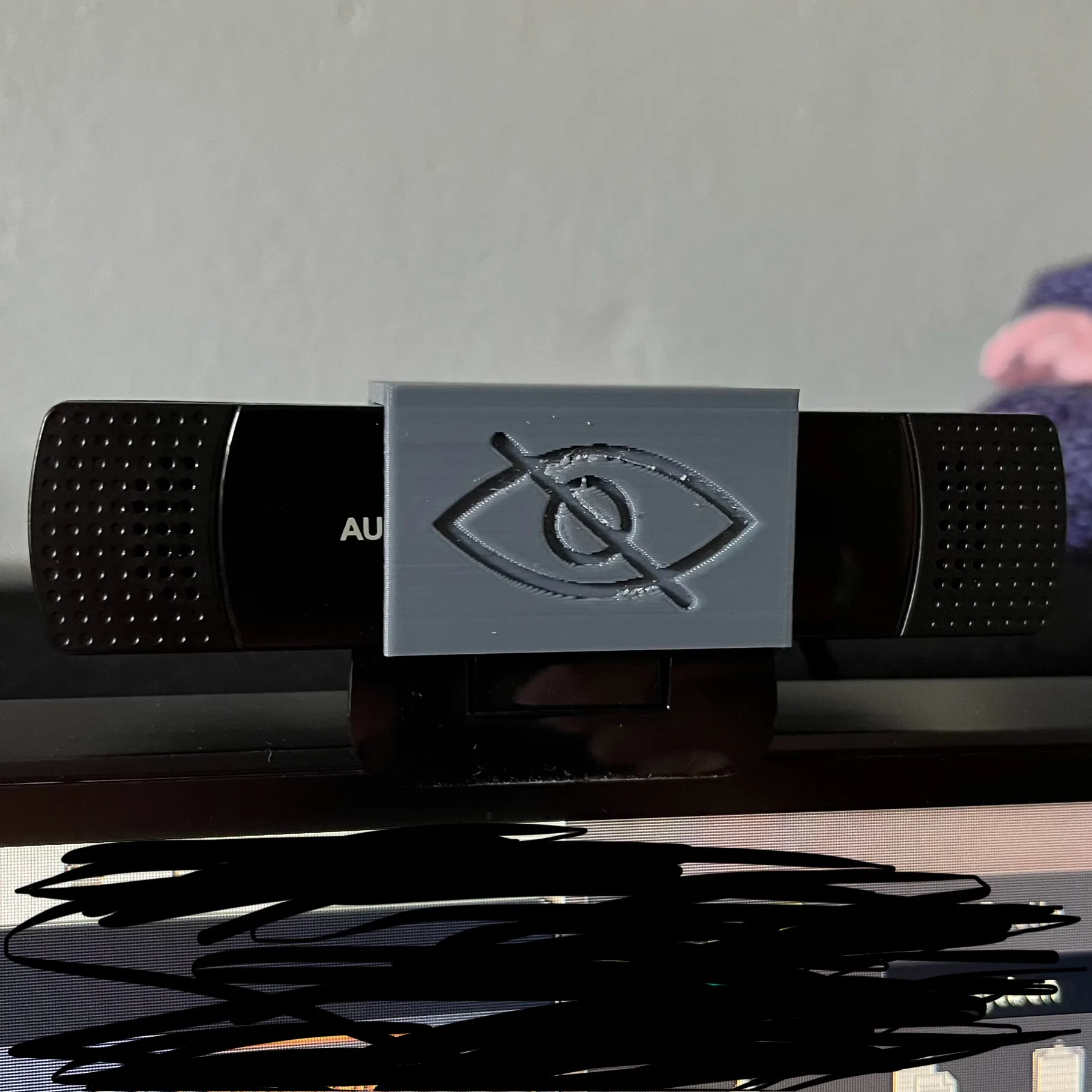Nắp che webcam Aukey đơn giản và tiện dụng