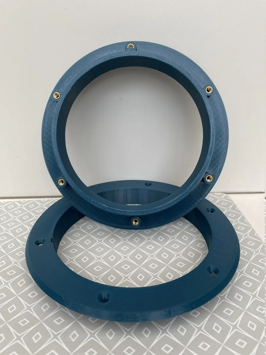 Cửa sổ kiểu porthole nhỏ cho cửa và tường