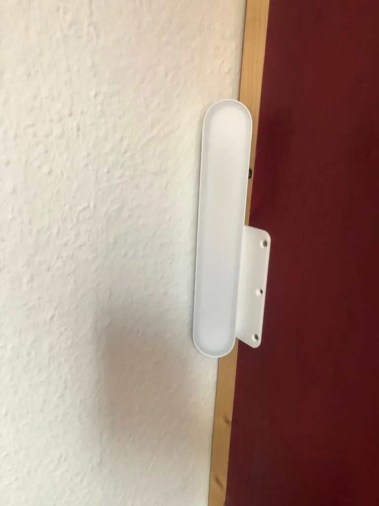 Giá đỡ đèn Hue lắp góc cho ánh sáng đọc sách