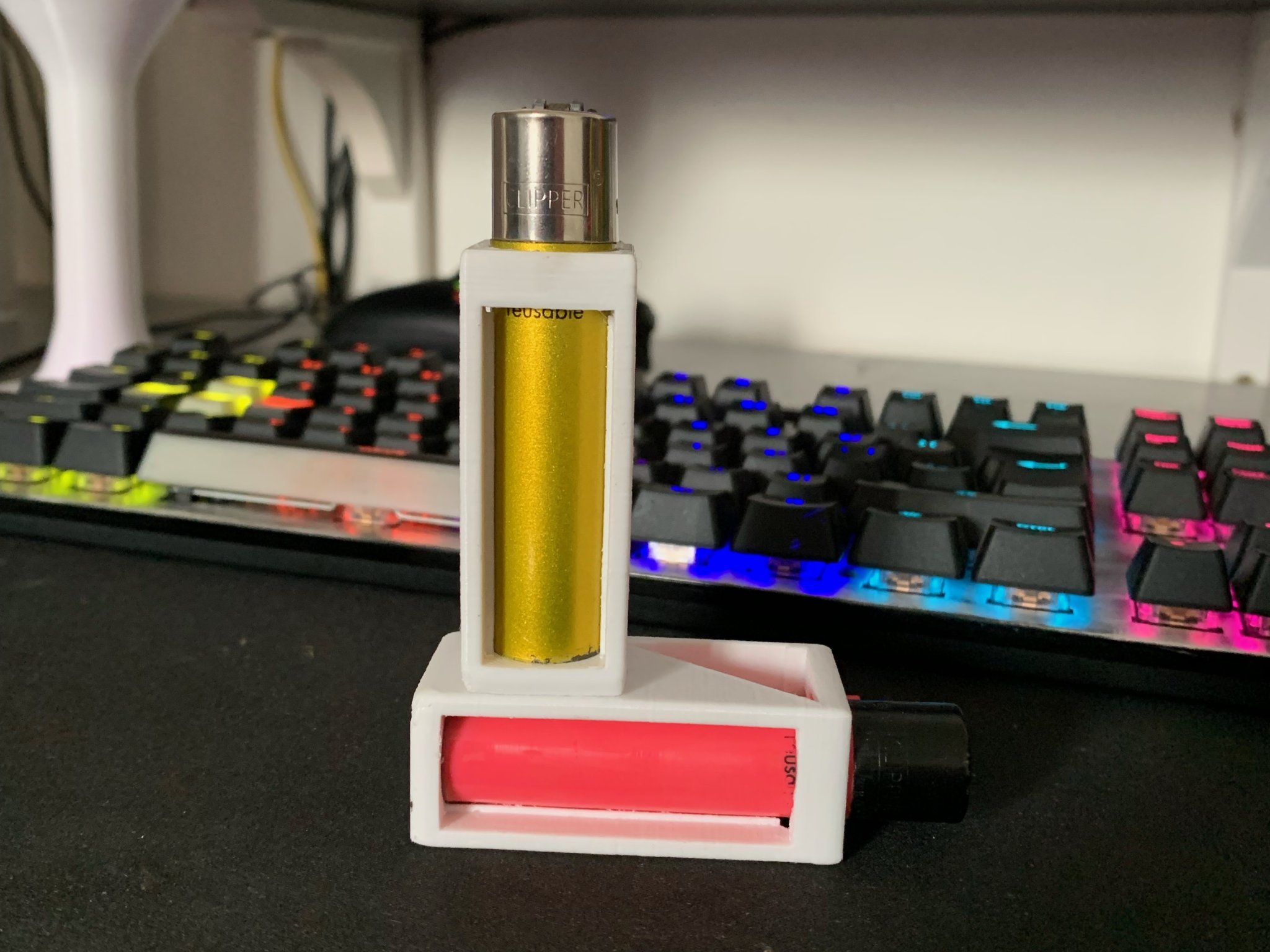 Hộp đựng clipper với thiết kế cửa sổ và dây đeo