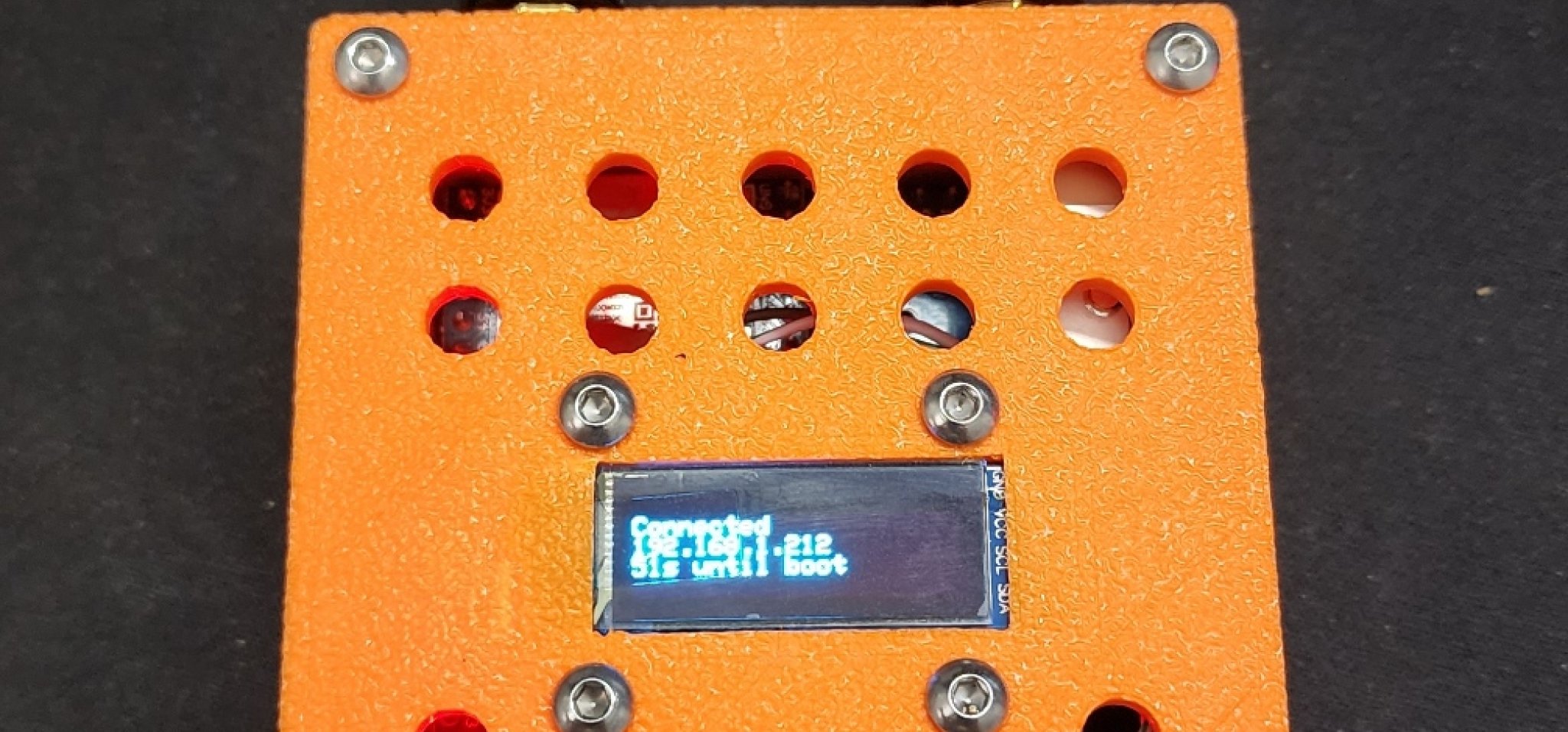 Giá đỡ cho bo mạch wardriver jhewitt dựa trên ESP32