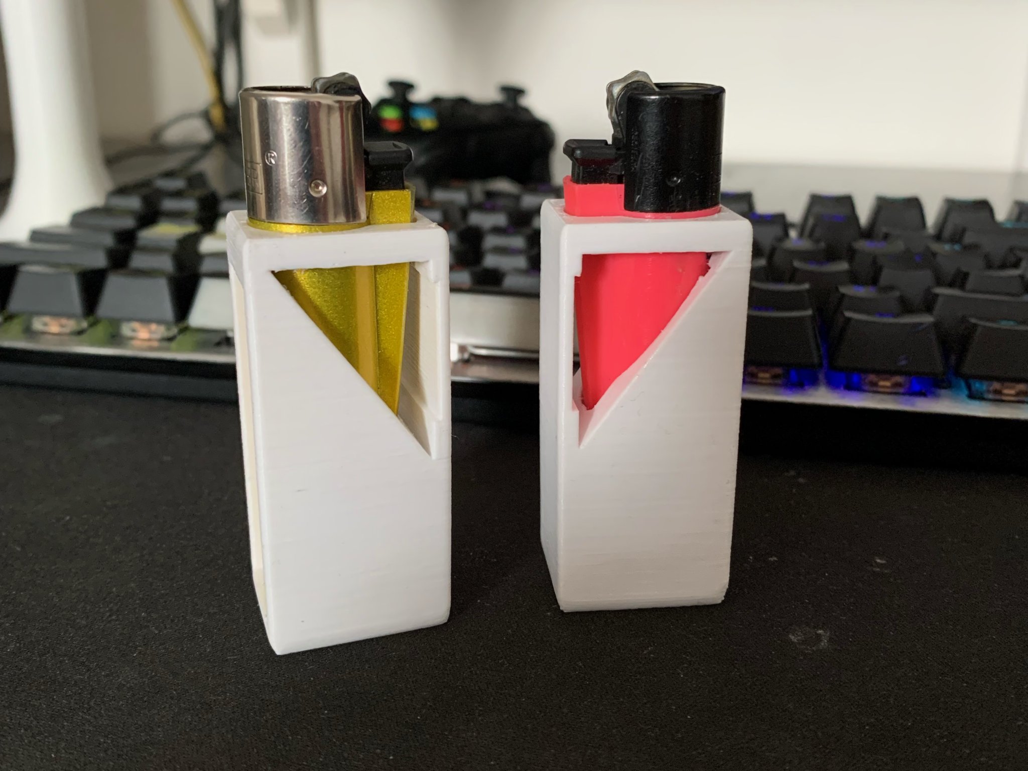 Hộp đựng clipper với thiết kế cửa sổ và dây đeo