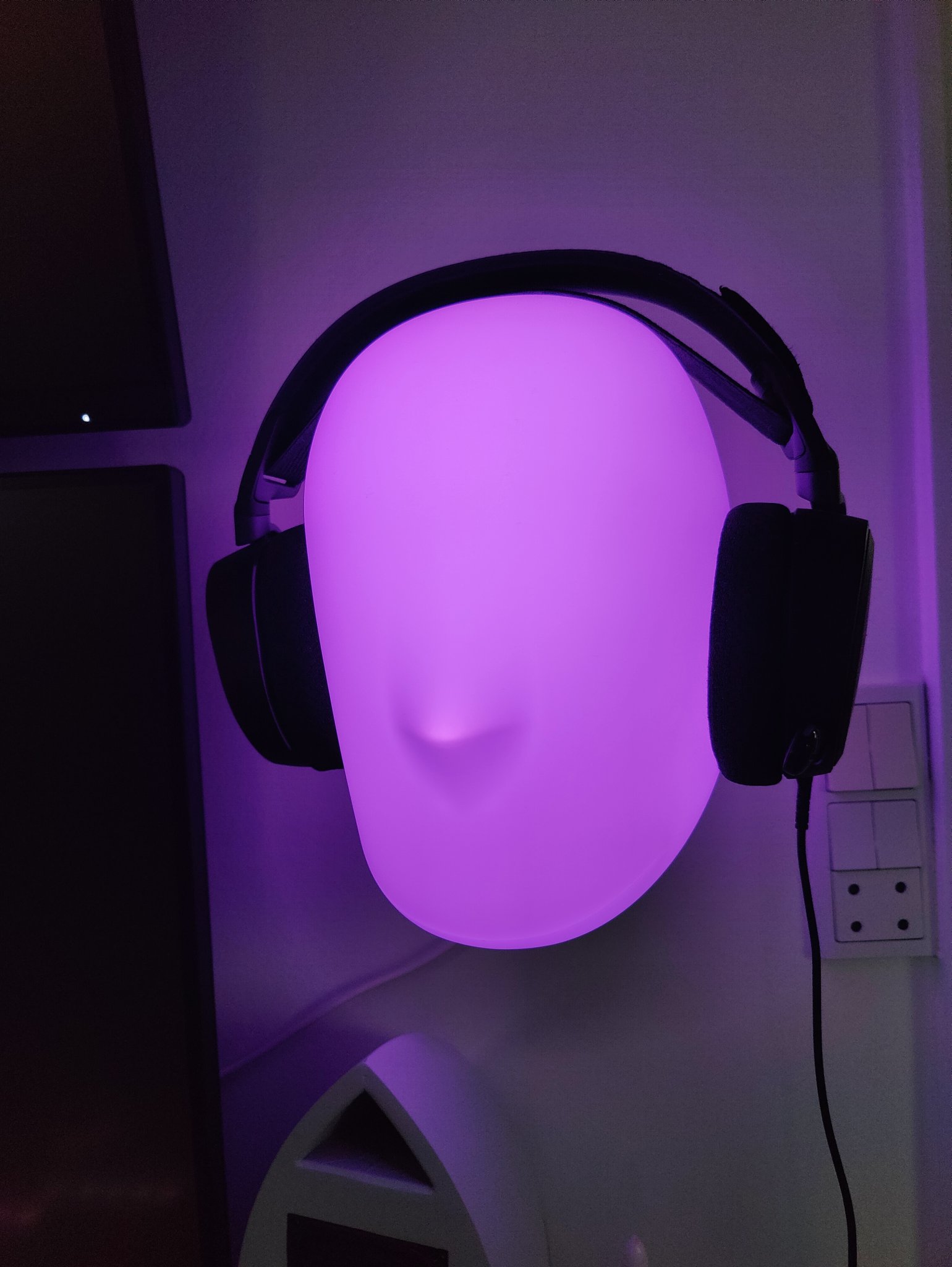 Giá đỡ đèn đầu Ikea ISKÄRNA kiểu dáng tối giản