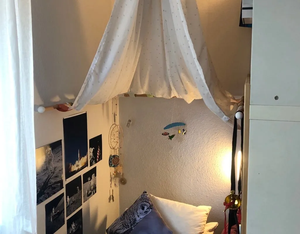 Giường cũi có mái cho trẻ em bằng bộ lắp ráp đơn giản