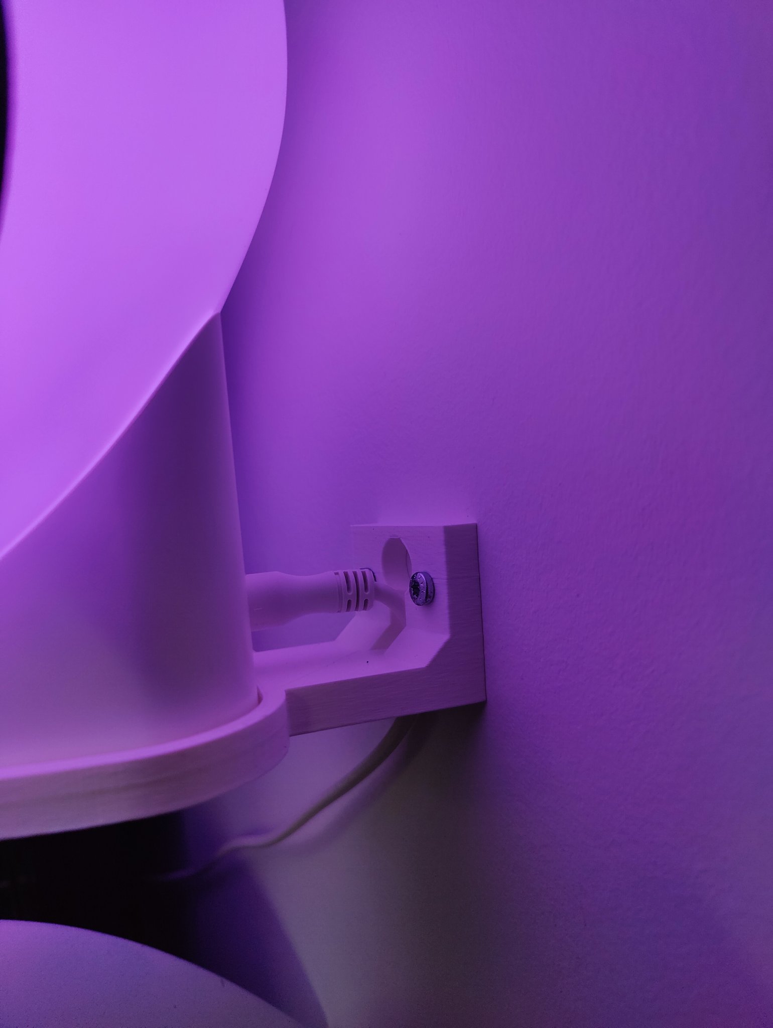 Giá đỡ đèn đầu Ikea ISKÄRNA kiểu dáng tối giản