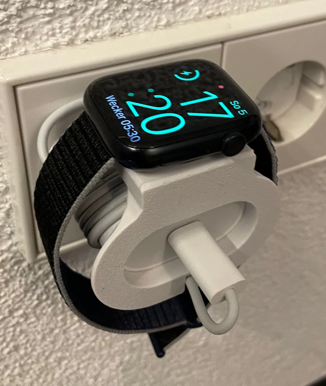 Sạc tường cho Apple Watch với cổng USB-C chuẩn EU