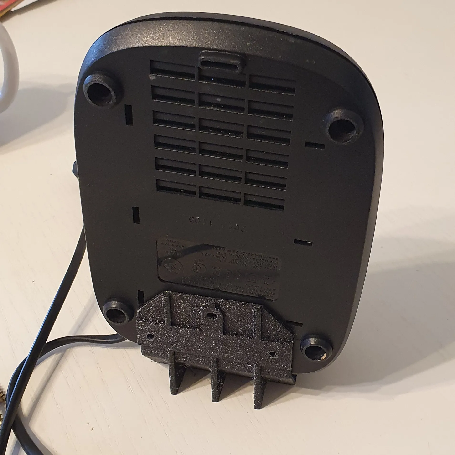 Giá đỡ tường cho bộ sạc pin BOSCH