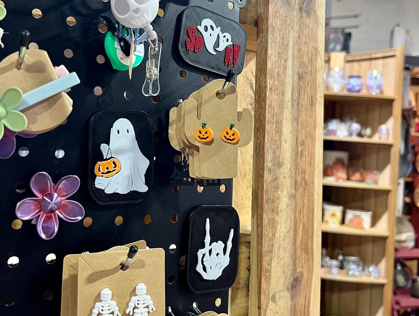 Mẫu thiết kế ma quái cho nam châm và bảng hiệu