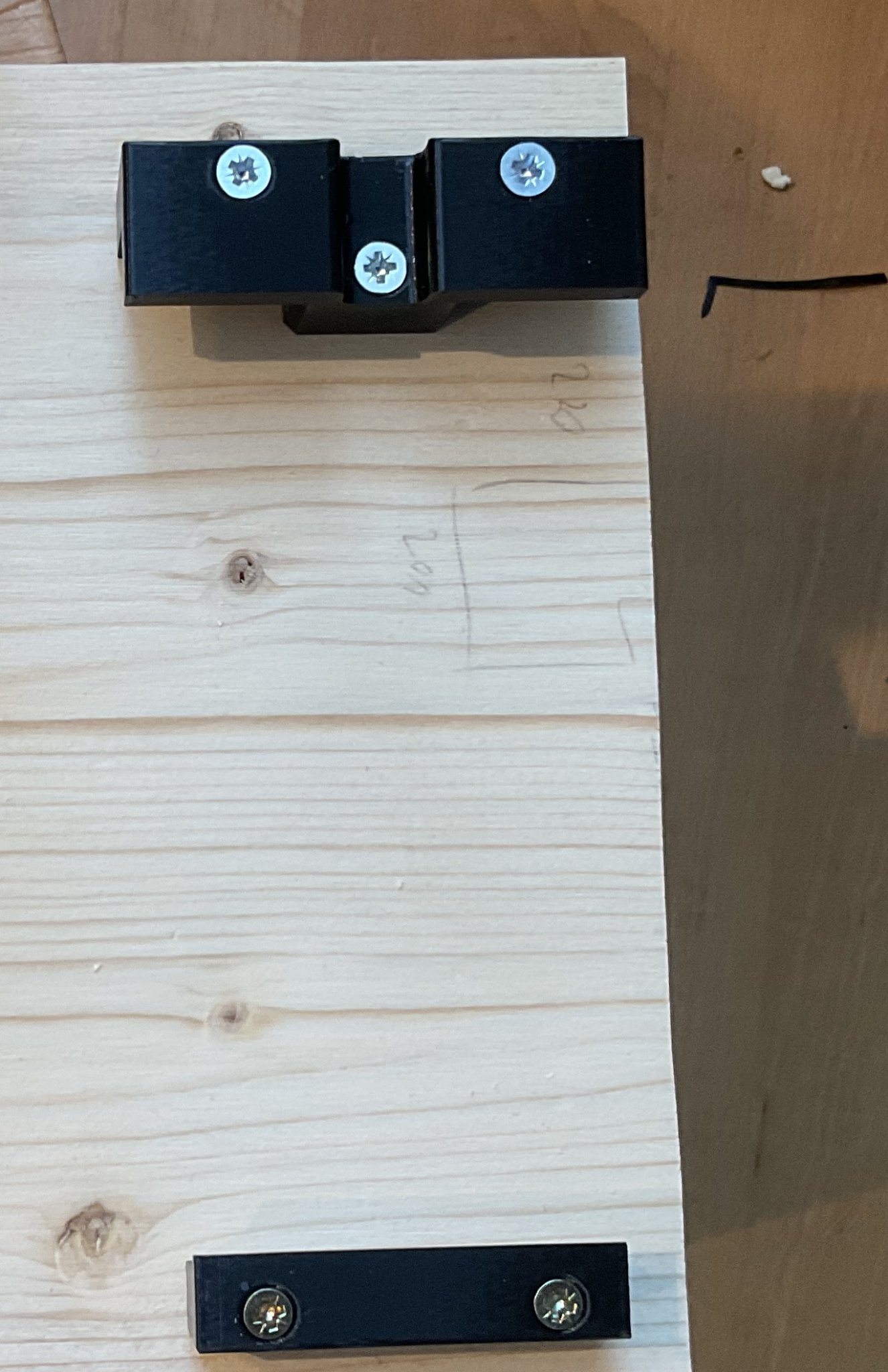 Giá đỡ tường cho máy cưa lọng Bosch GST 12V-70