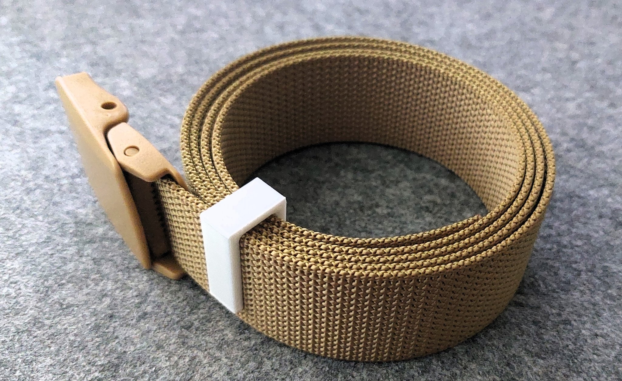 Kẹp dây đai chống xoay cho nhiều loại dây khác nhau