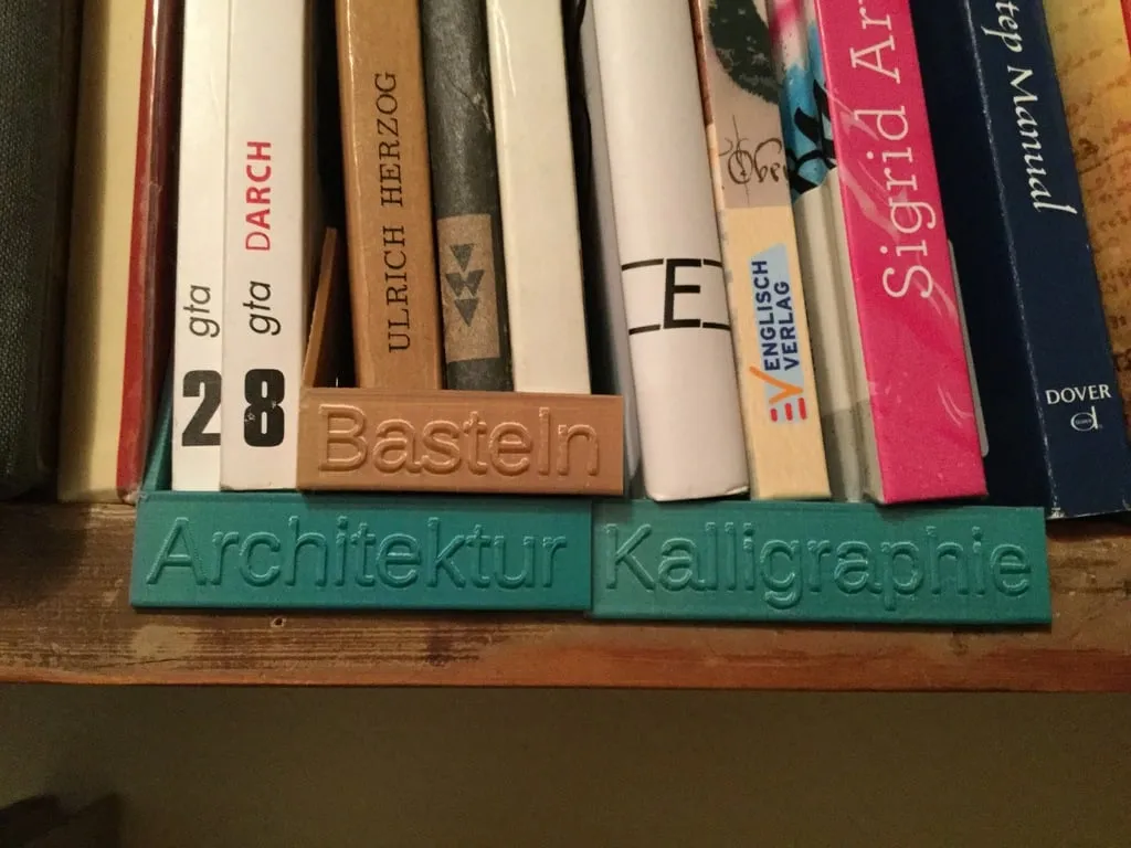 Giá đỡ sách cho kệ thư viện trên cao
