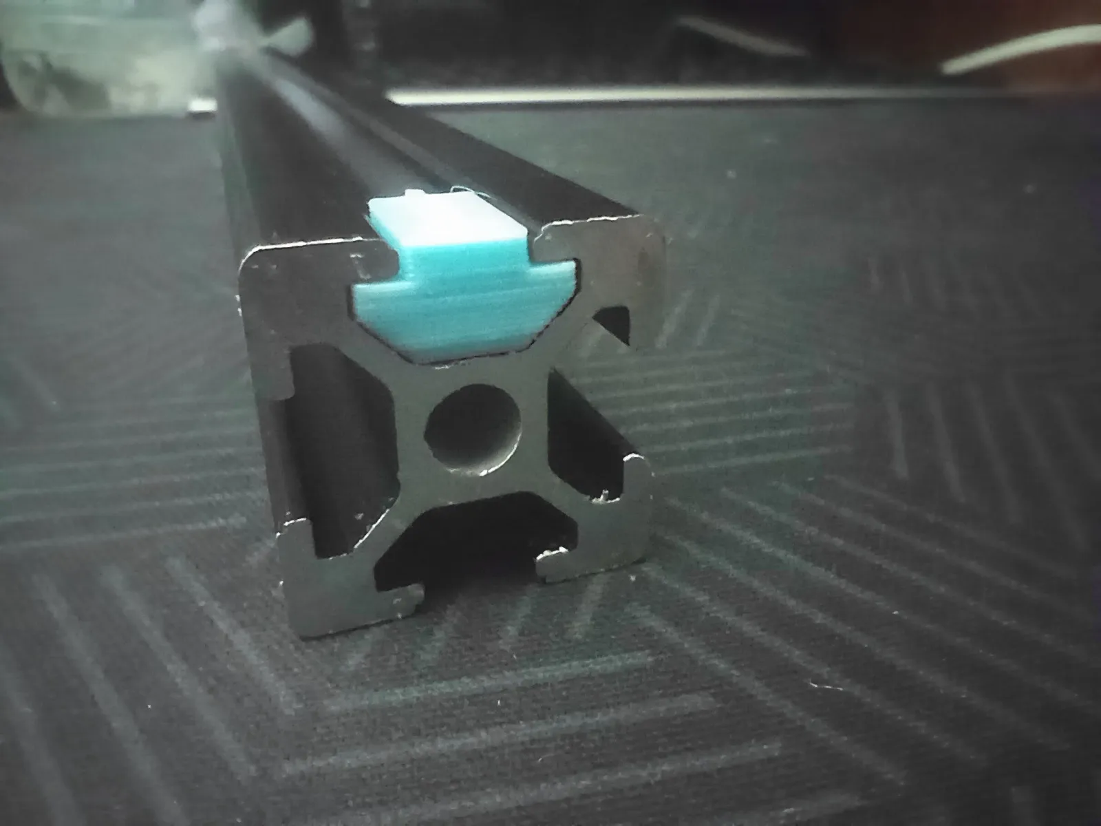 Hồ sơ đầu vào cho thanh nhôm 2020 với nhiều độ dài khác nhau