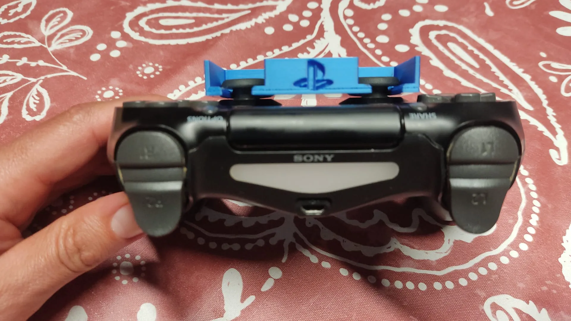 Giá đỡ tay cầm PS4 gắn dưới bàn