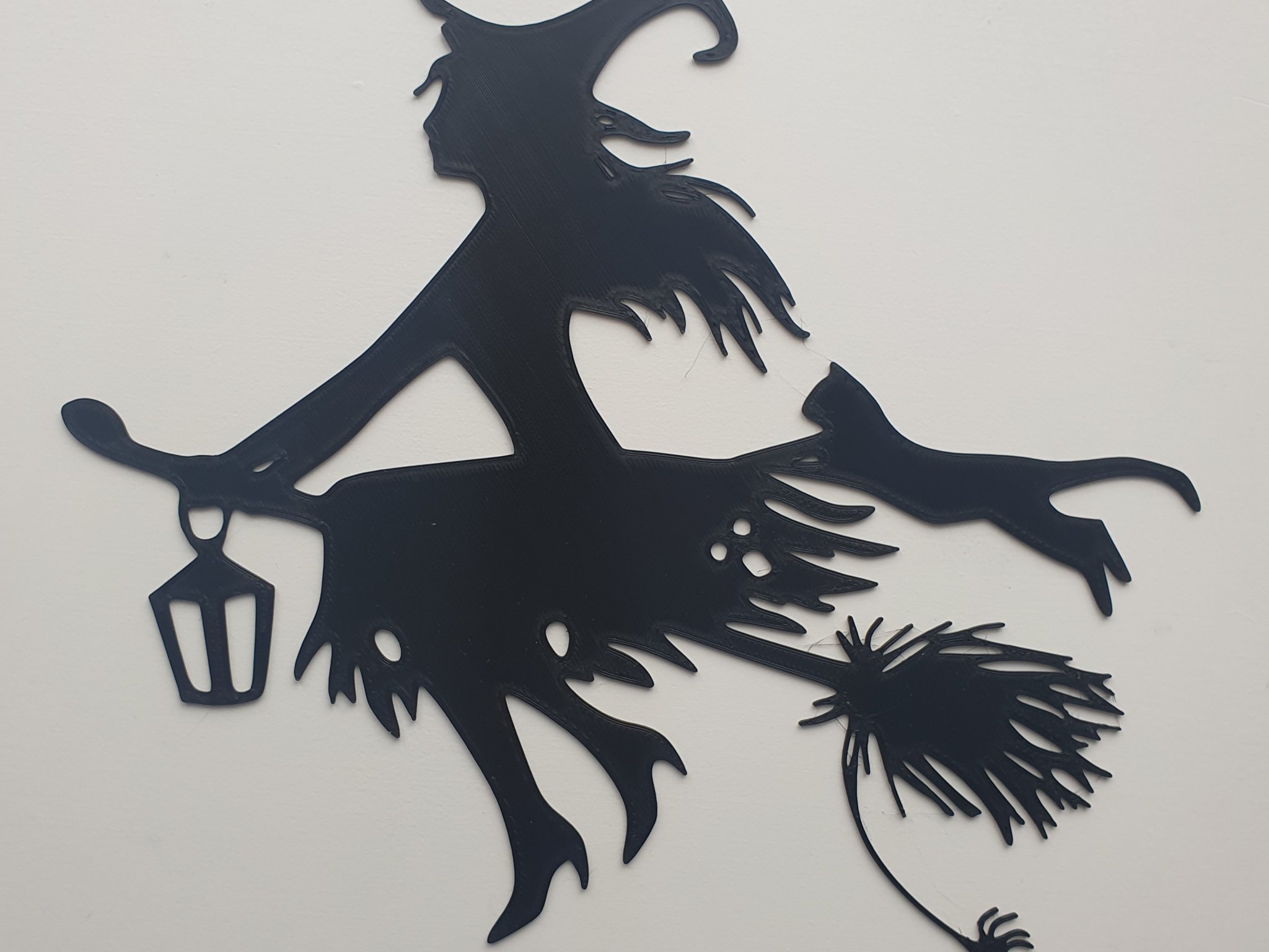 Trang trí Halloween với phù thủy xinh đẹp