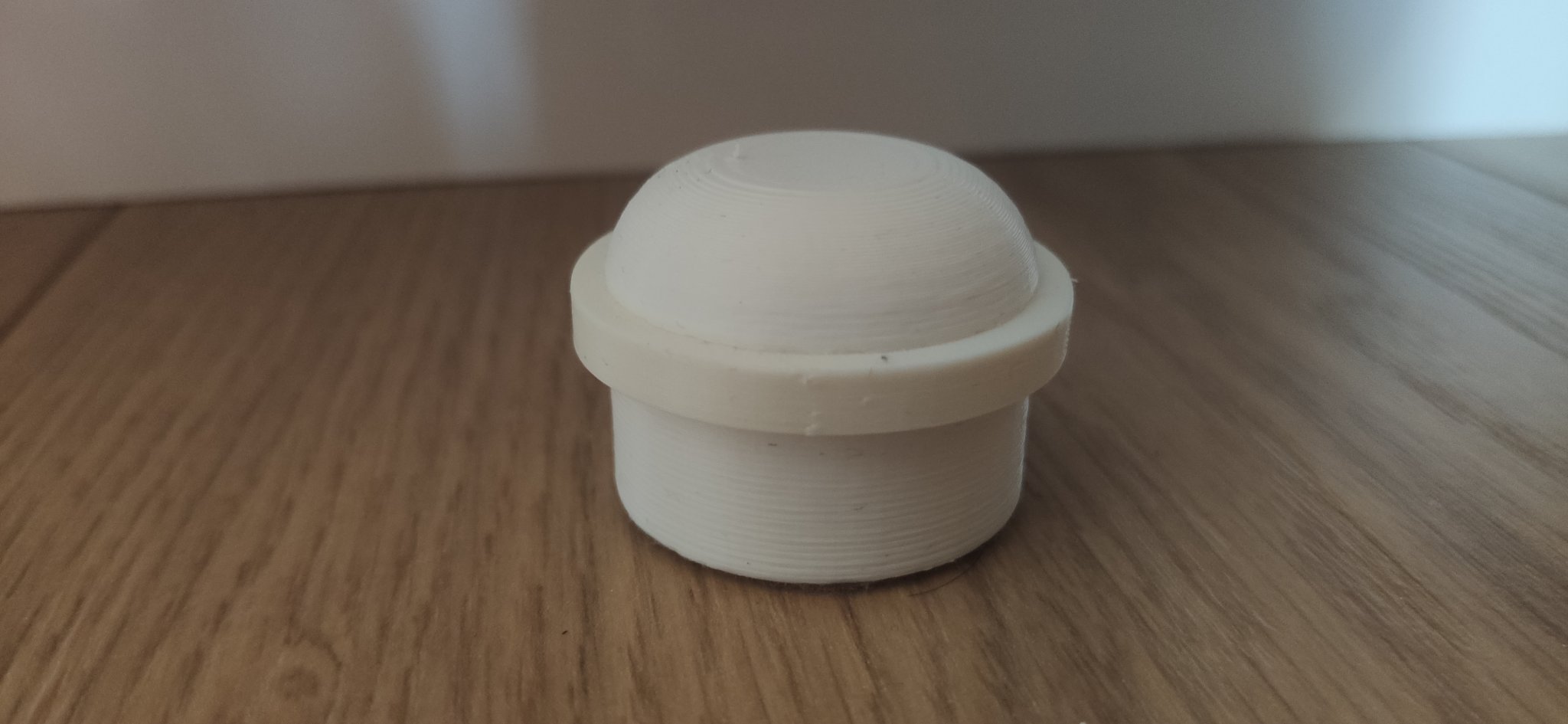 Chặn cửa đơn giản với hai chất liệu cứng và mềm