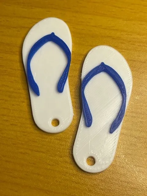 Móc chìa khóa dép xỏ ngón phong cách mùa hè