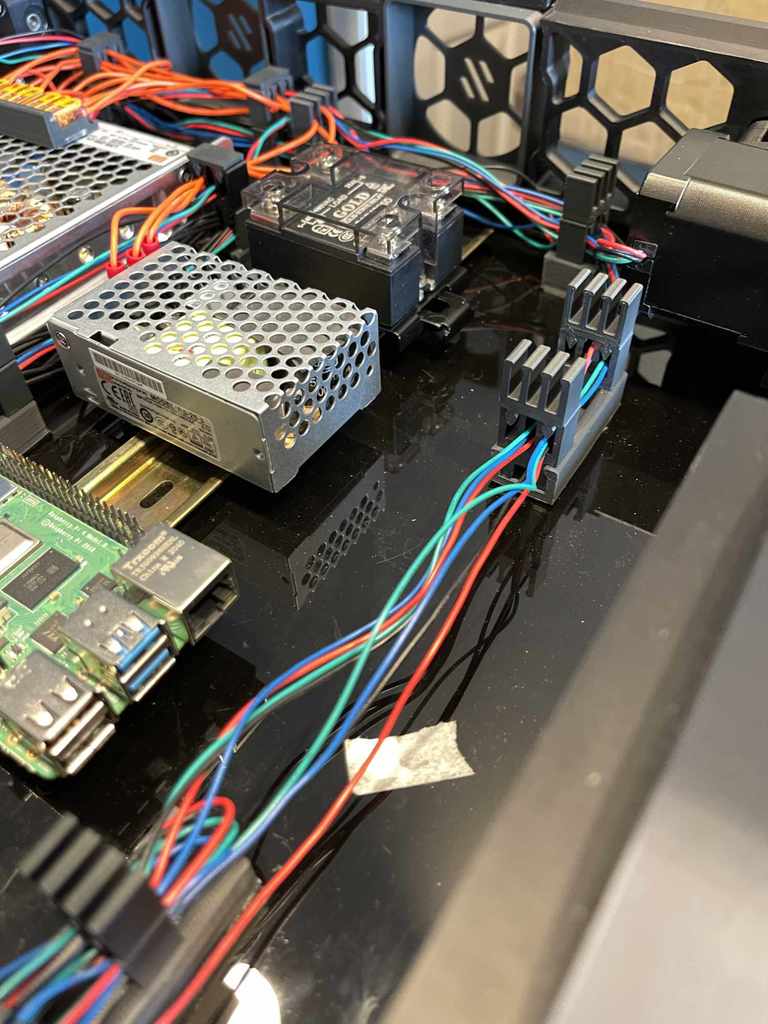 Giá đỡ cáp hai tầng cho hệ thống điện trong mô hình Voron 2.4