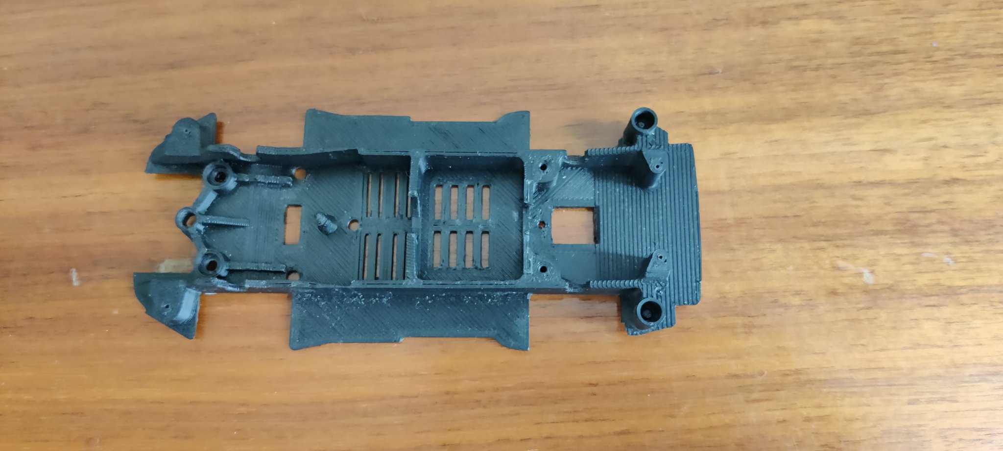 Chassis Ferrari 575 GTC LM04 Evolution chuyển đổi sang kỹ thuật số