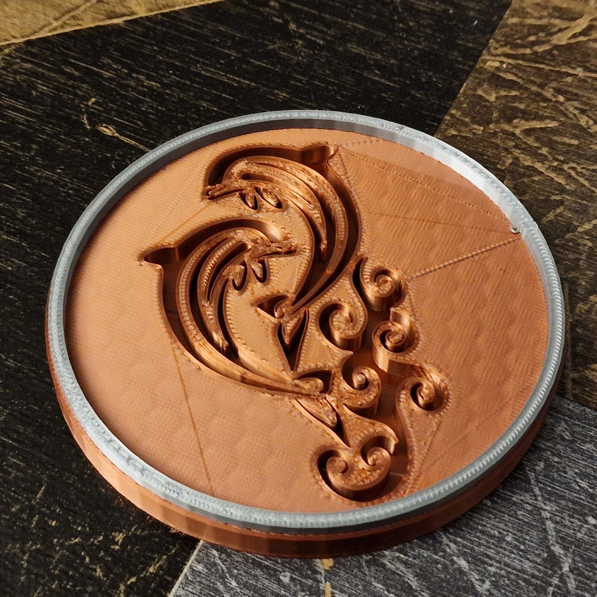 Giá đỡ ly với cặp cá heo dễ thương