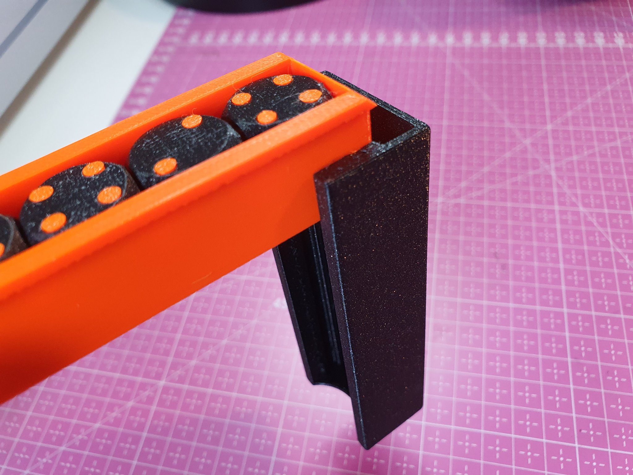 Hộp lưu trữ xúc xắc cho 5 viên xúc xắc