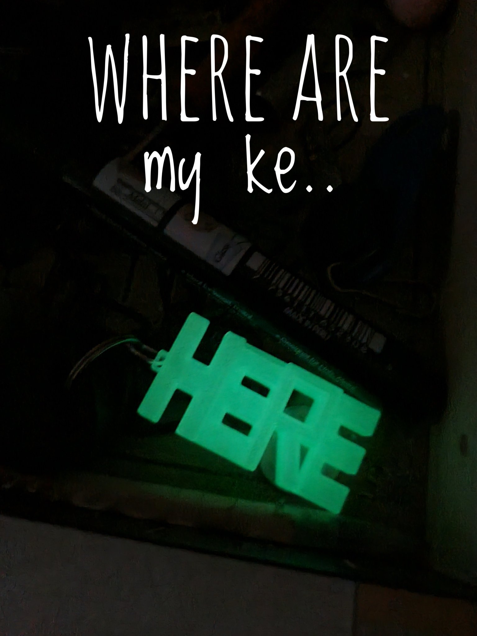 Móc chìa khóa tối giản phát sáng trong bóng tối