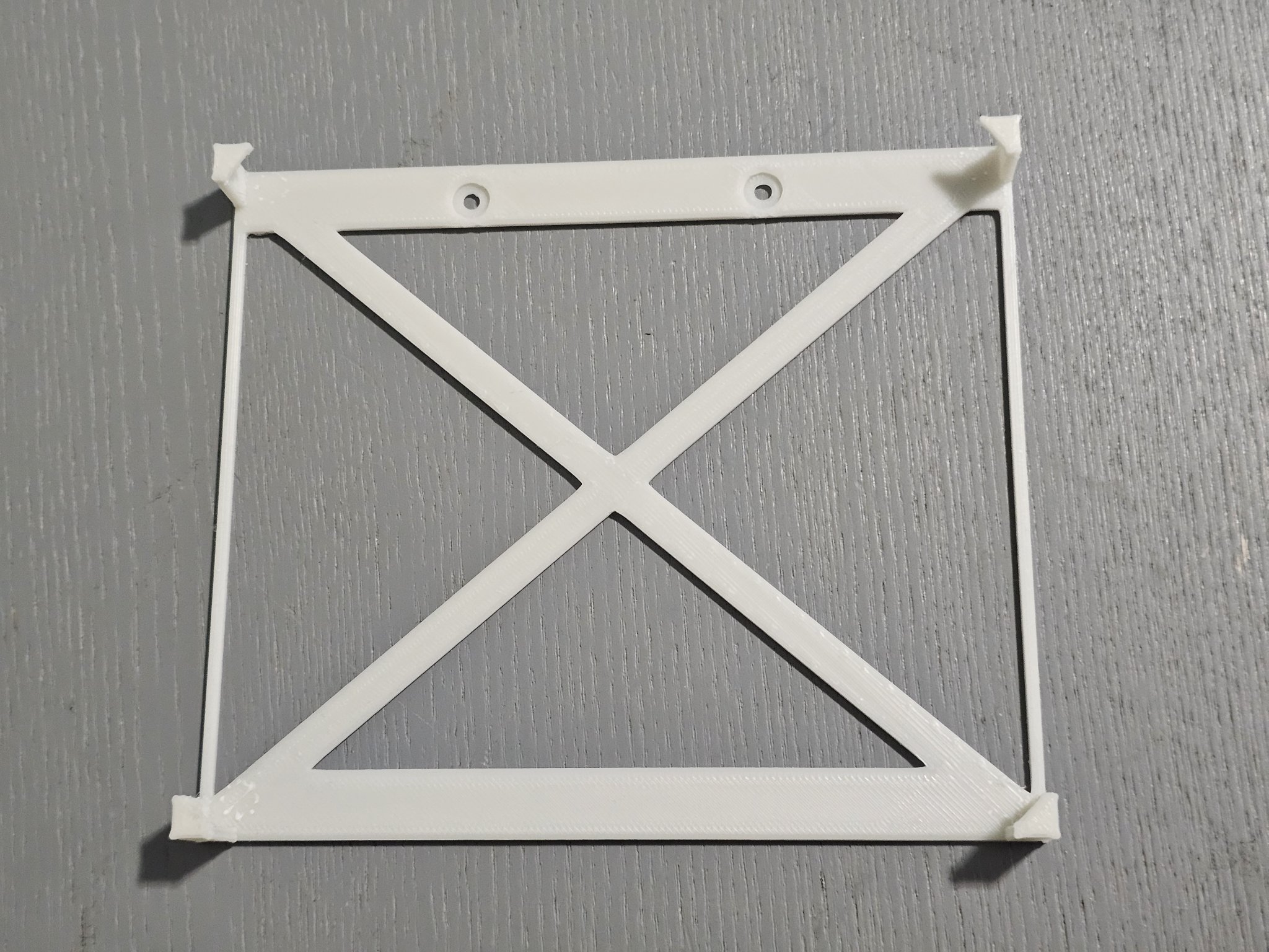 Giá treo đĩa CD trên tường bằng giá đỡ chắc chắn