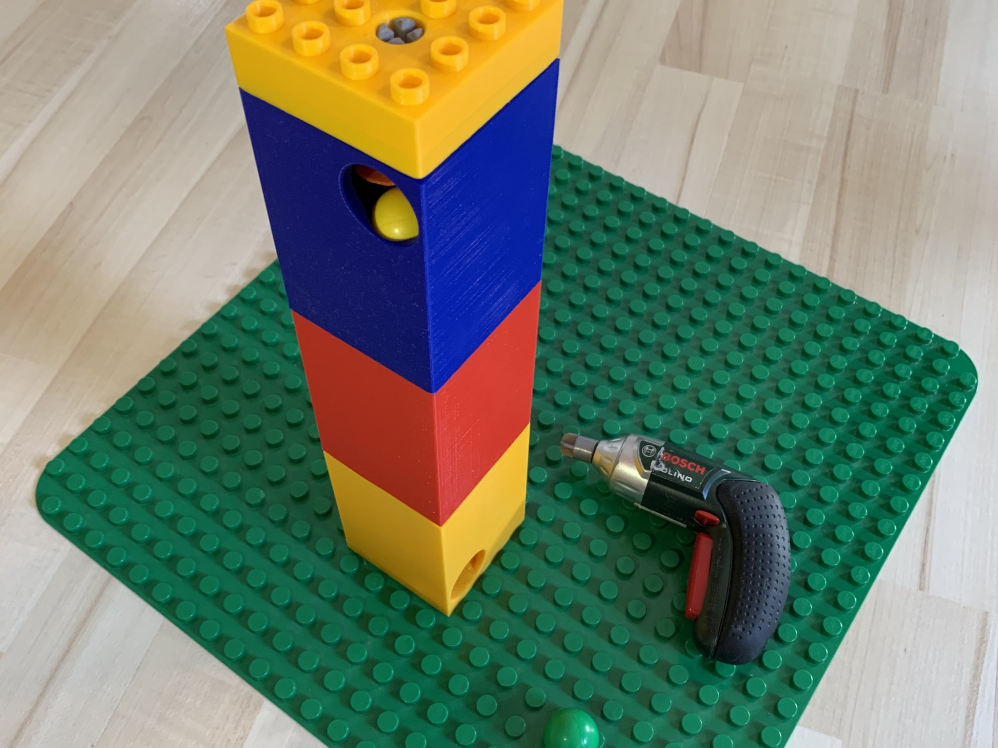 Thang máy bi Hubelino cho đường đua bi marble