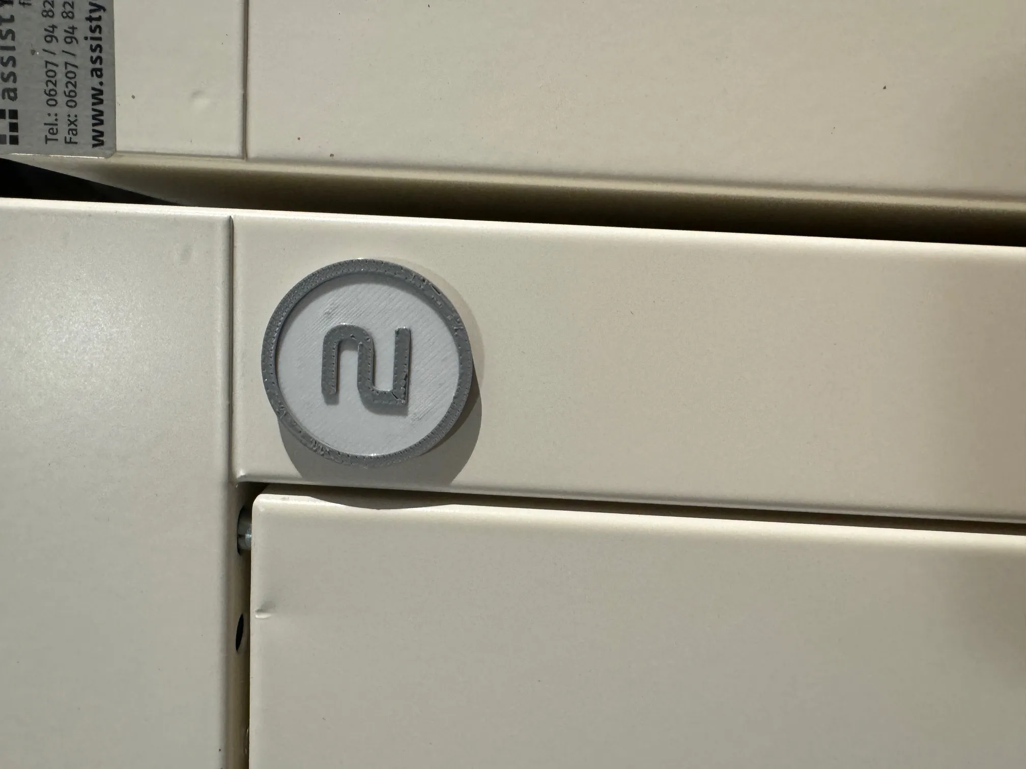 Kết hợp thẻ từ và móc chìa khóa cho tủ dụng cụ