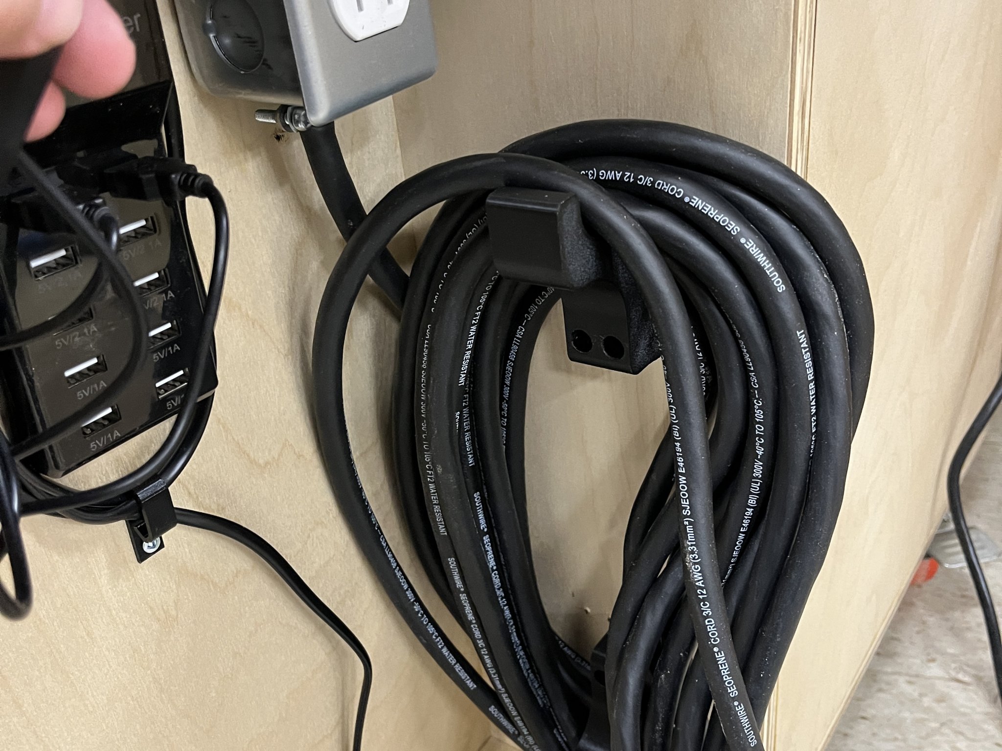 Giá đỡ dây cáp có thể điều chỉnh khoảng cách vòng dây