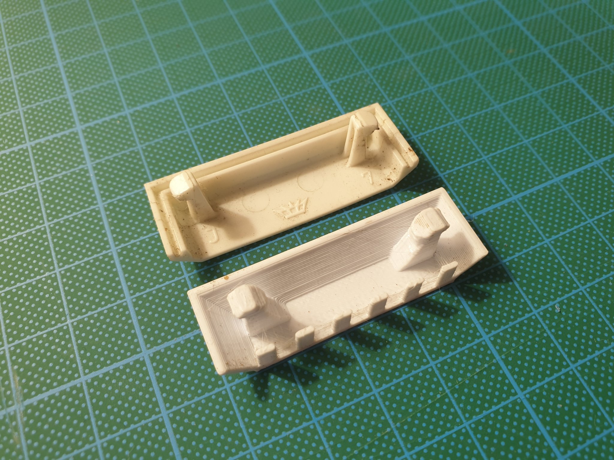 Nắp che khe thông gió cho cửa sổ 15 năm tuổi