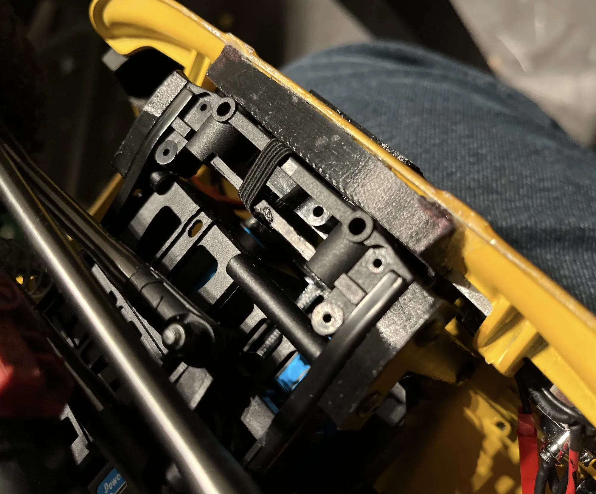 Giá đỡ thân xe 4Runner cho khung SCX10II của RC4WD