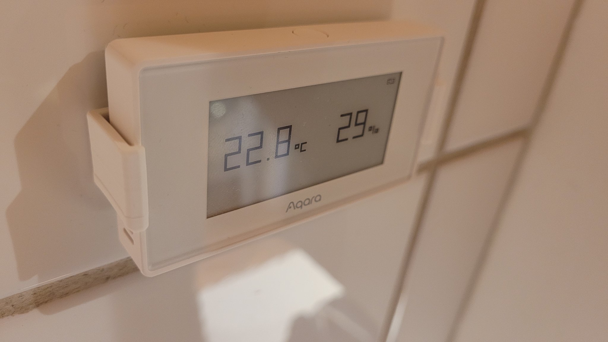 Giá đỡ gắn tường cho cảm biến chất lượng không khí Aqara ...