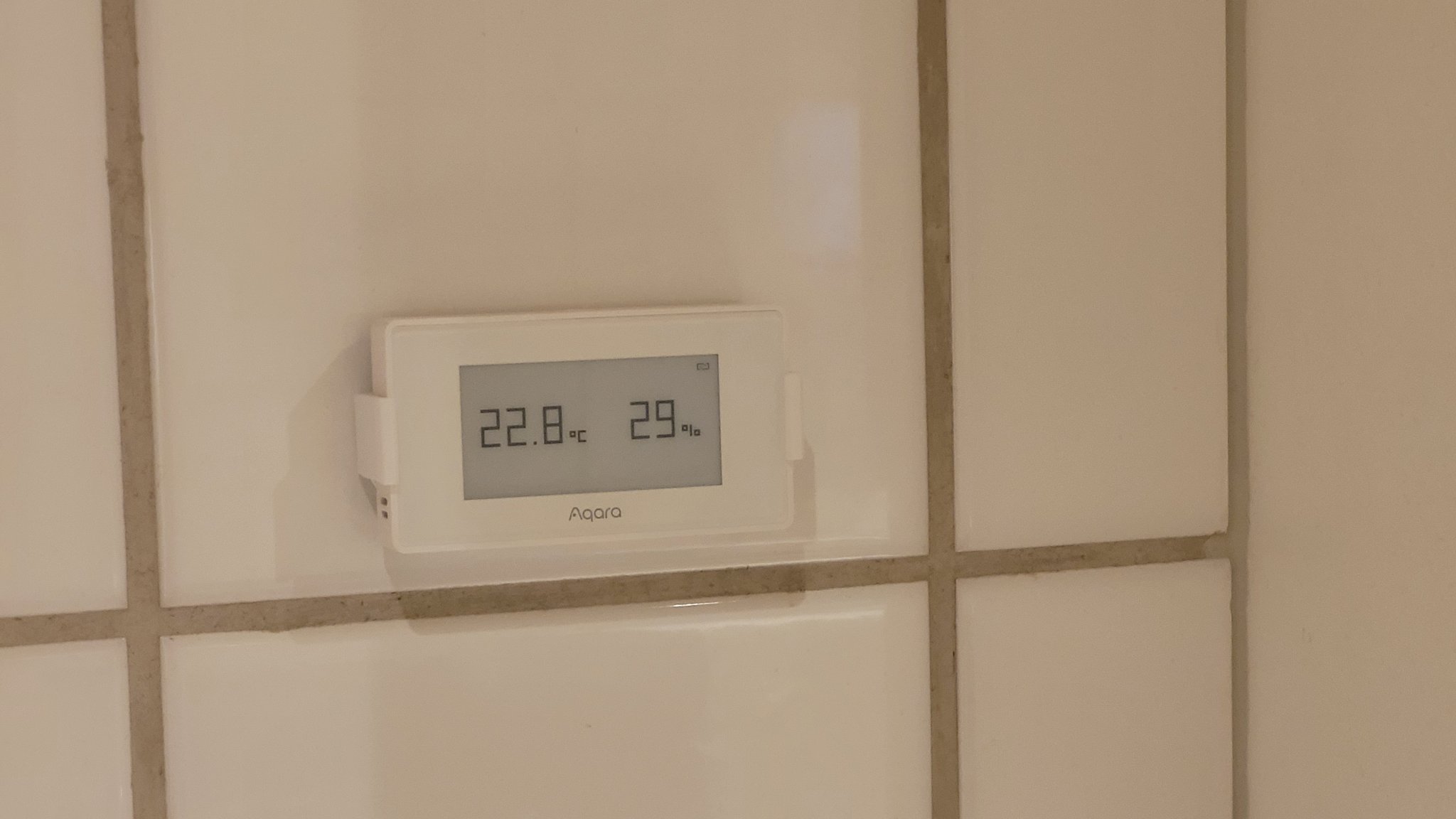 Giá đỡ gắn tường cho cảm biến chất lượng không khí Aqara ...