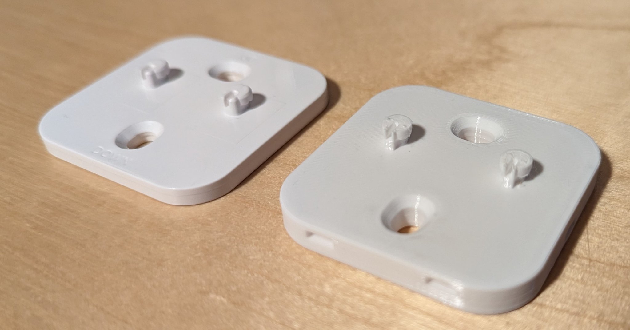 Bảng gắn Wyze Cam OG với khe cắm dây zip