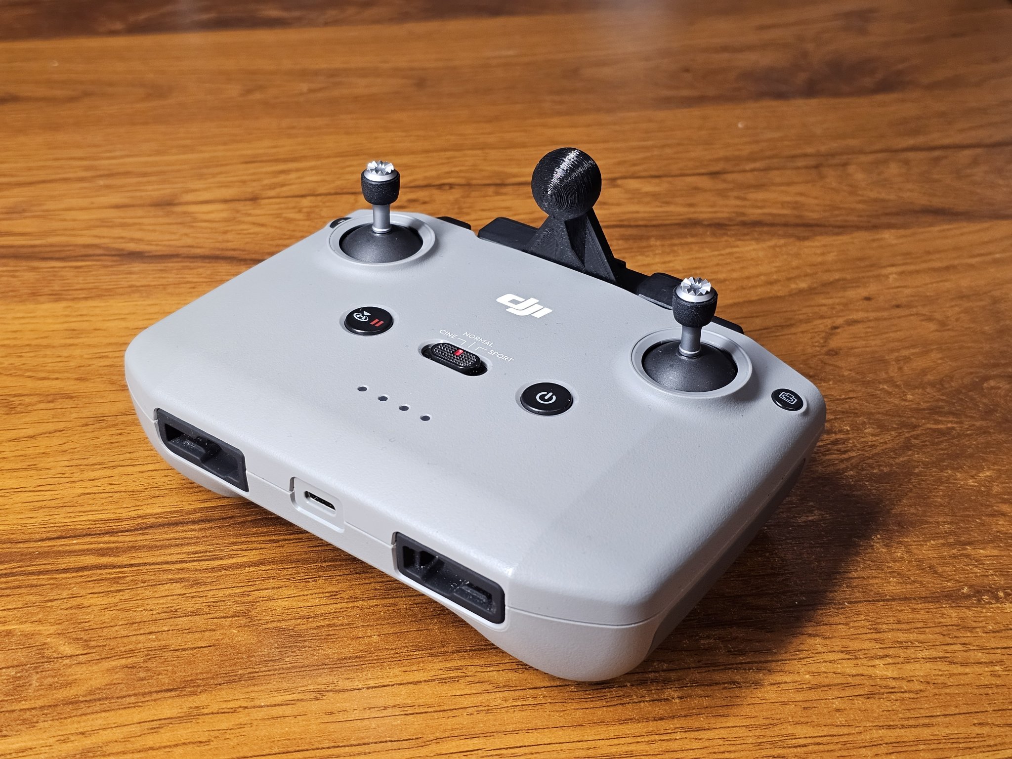 Bộ chuyển đổi giá đỡ bóng điện thoại Dji RC-N1 17mm