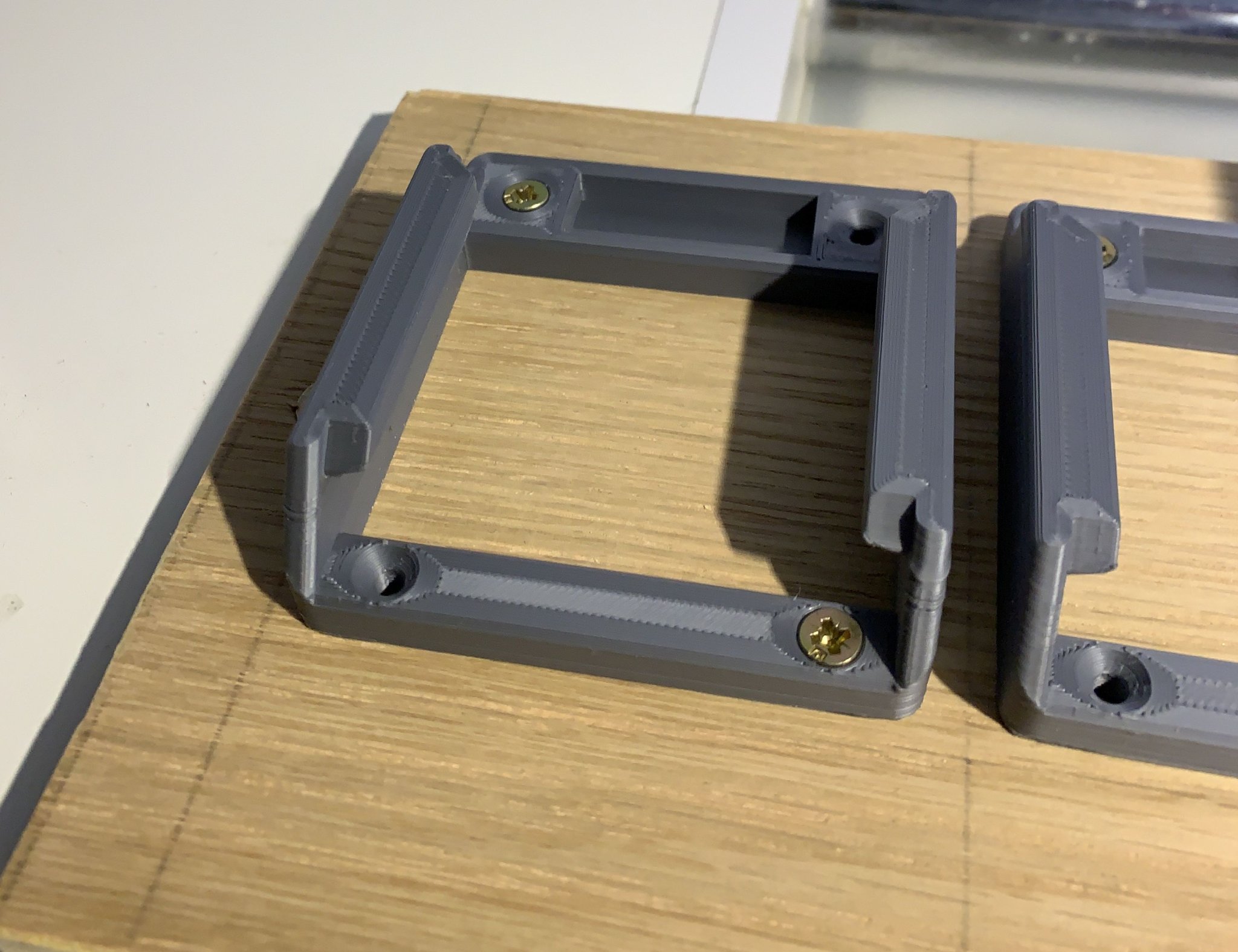 Giá đỡ pin cho pin Makita LXT 18V