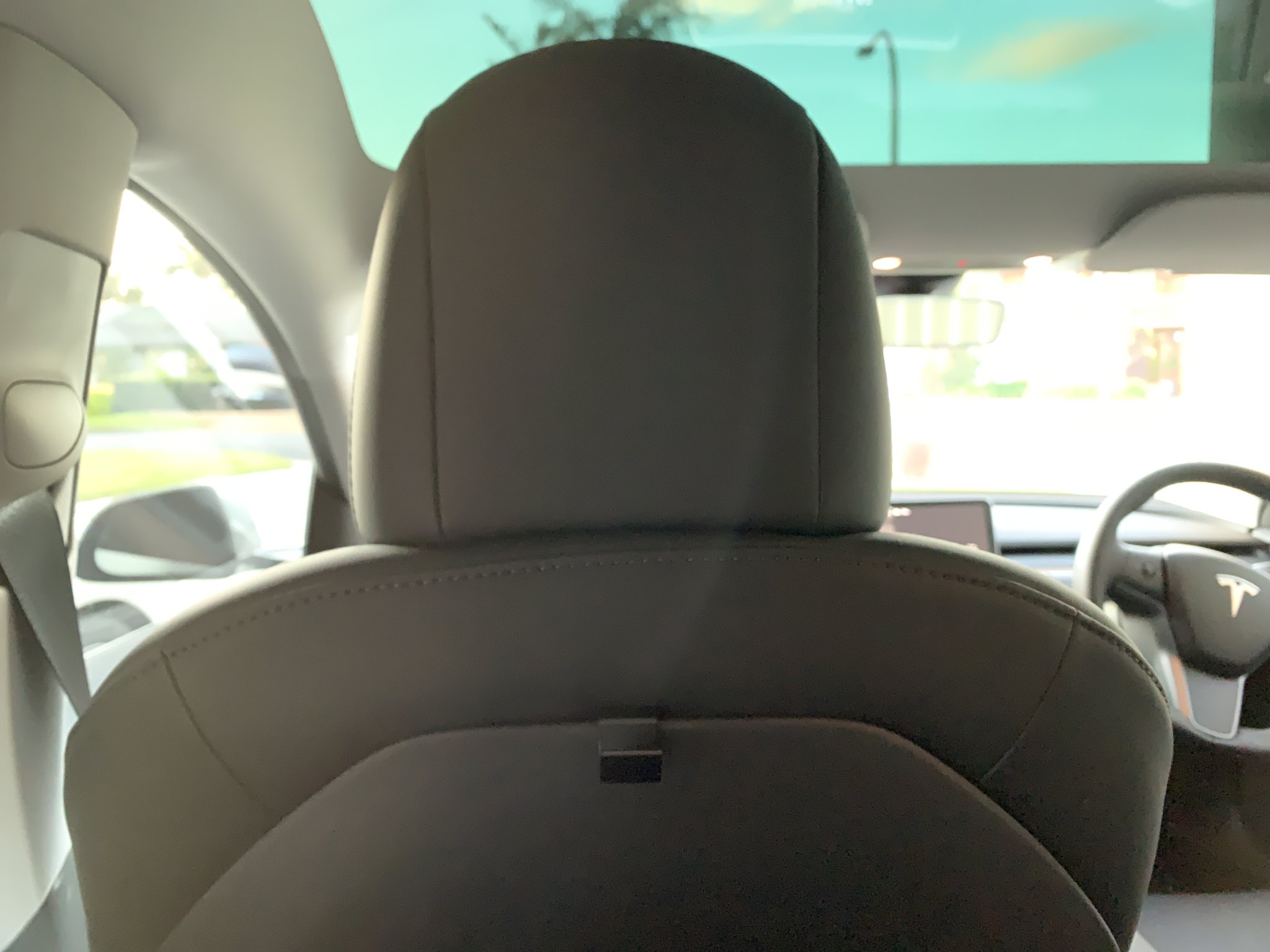 Móc treo túi cho ghế sau xe Tesla Model 3