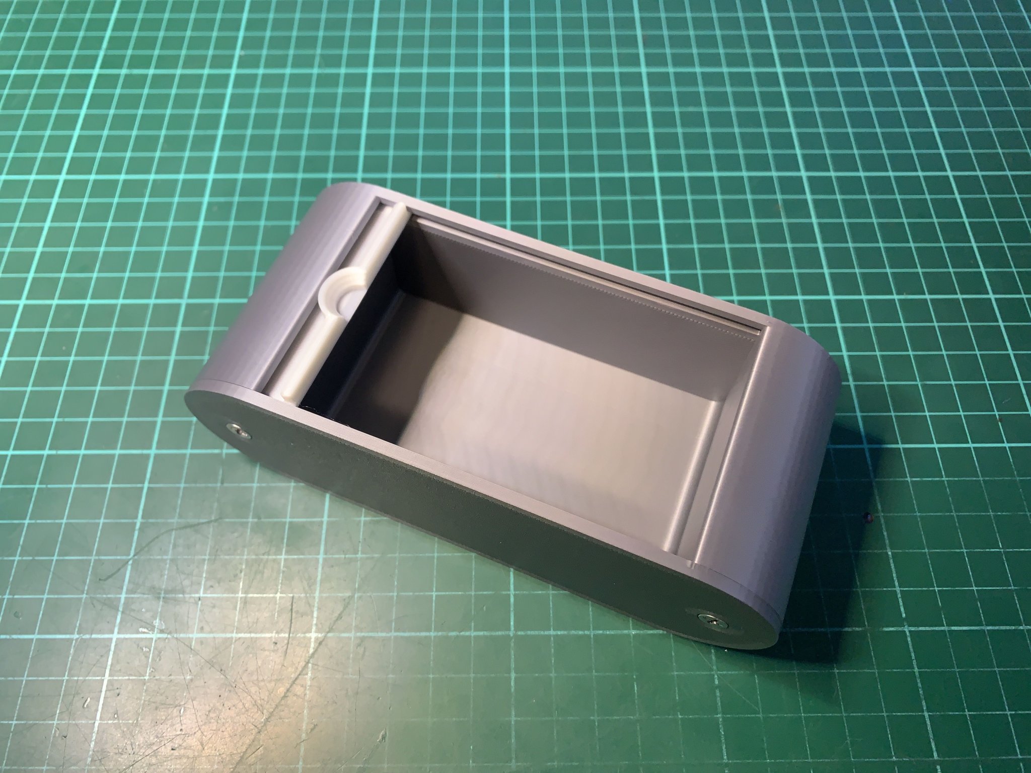 Hộp với nắp trượt tiện lợi