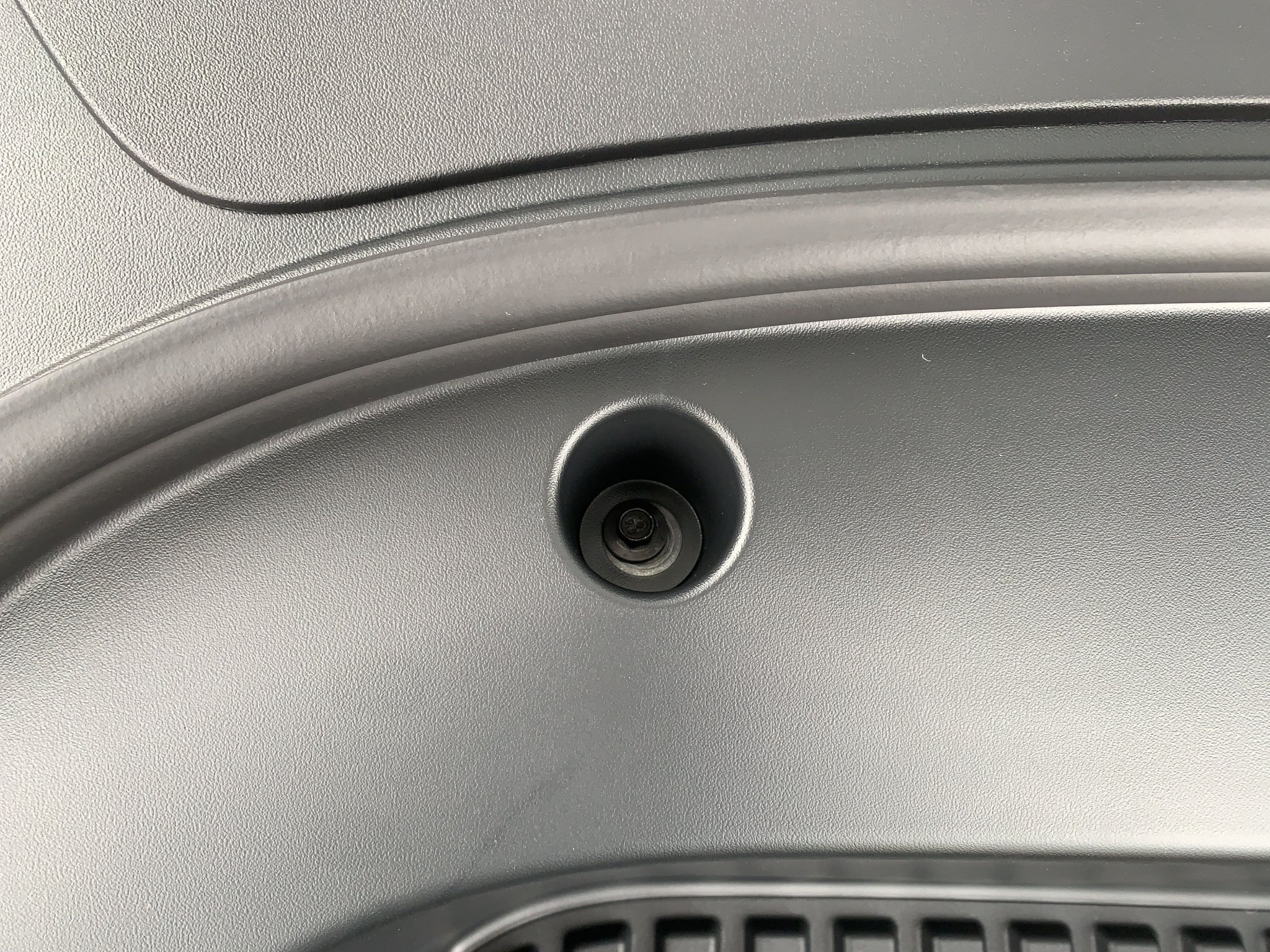 Giá đỡ an toàn cho khoang hành lý trước Tesla Model 3 2021