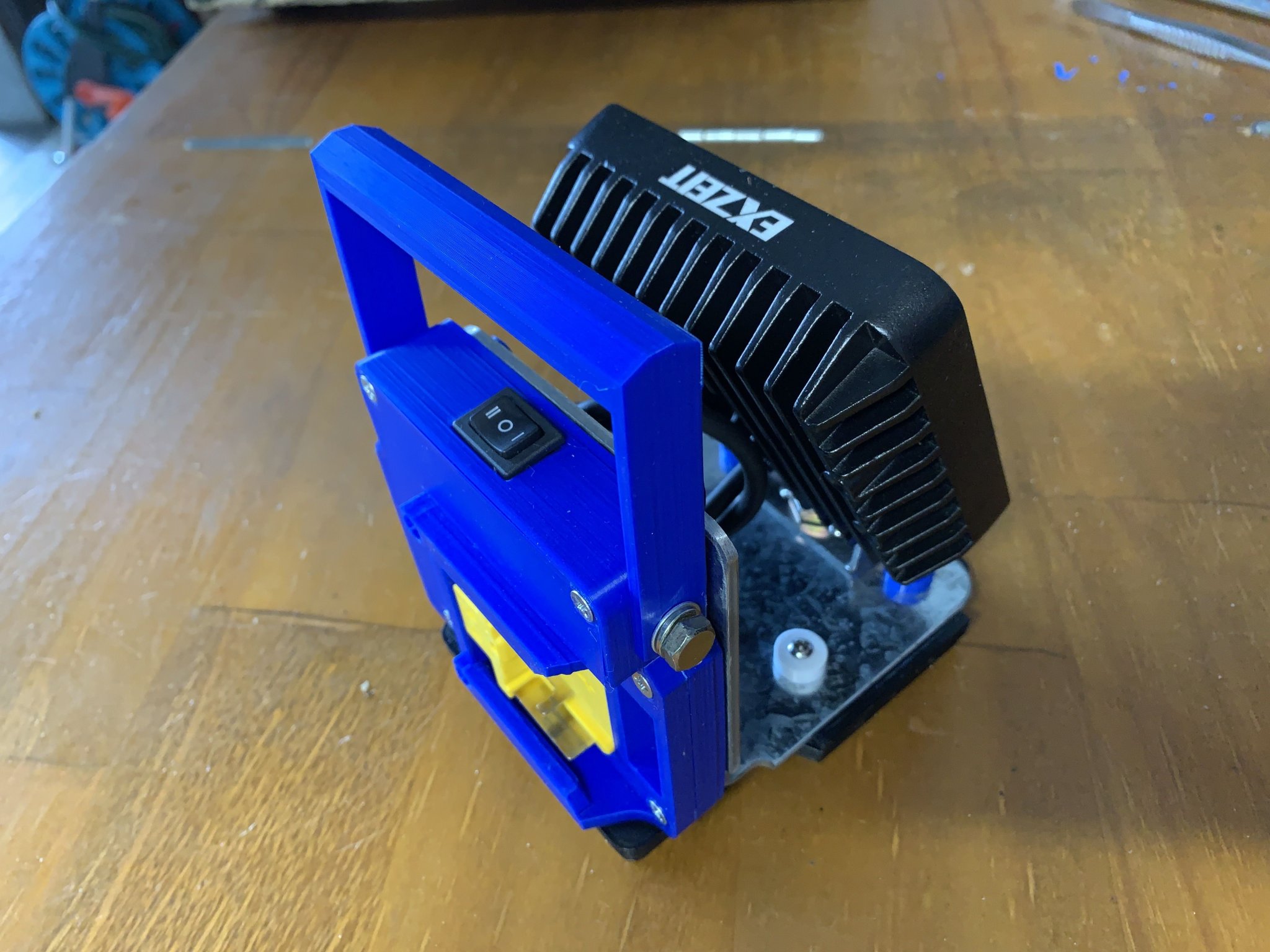 Đèn làm việc Makita 18V với thiết kế di động