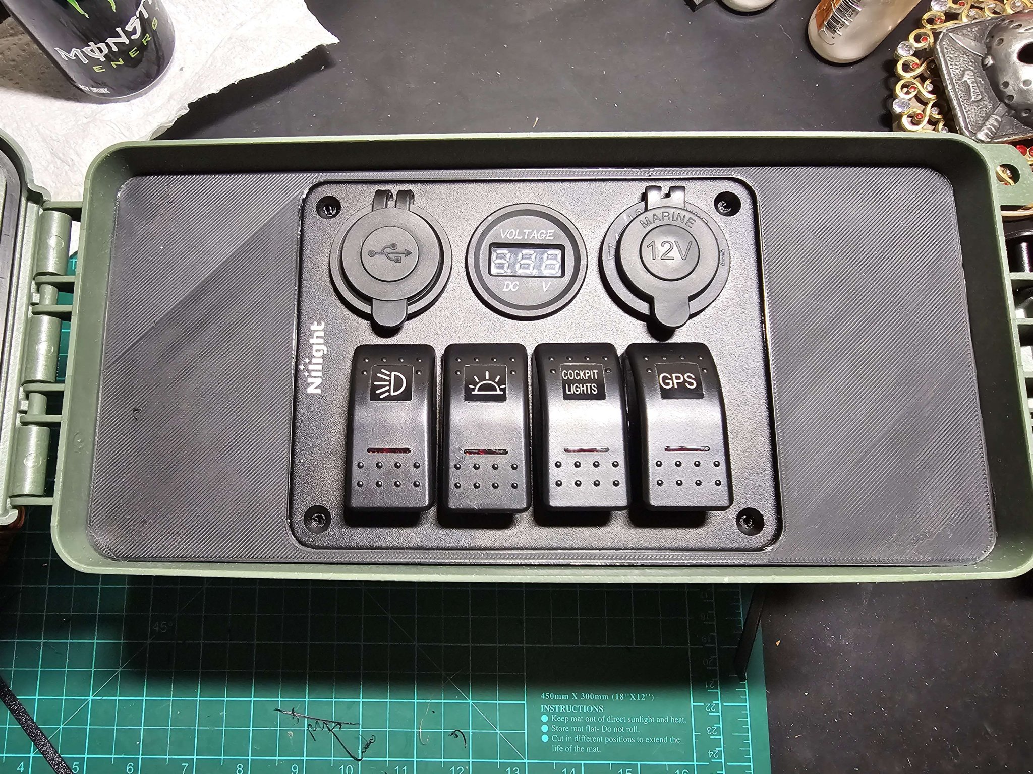 Chèn hộp đạn cho công tắc rocker Nilight 6