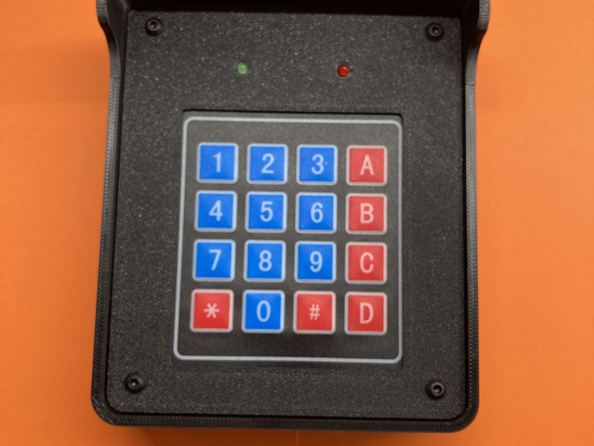 Khóa mã đơn giản với bàn phím 4x4 cho dự án điện tử