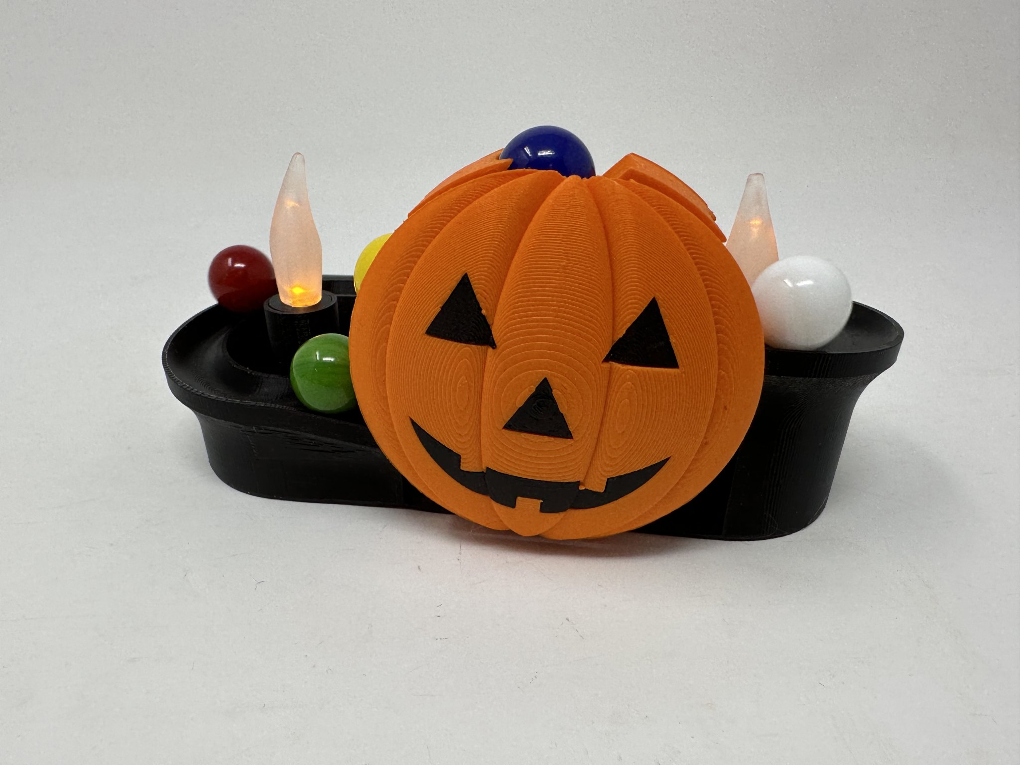 Máy nâng bi Marblevator phong cách Halloween đơn giản