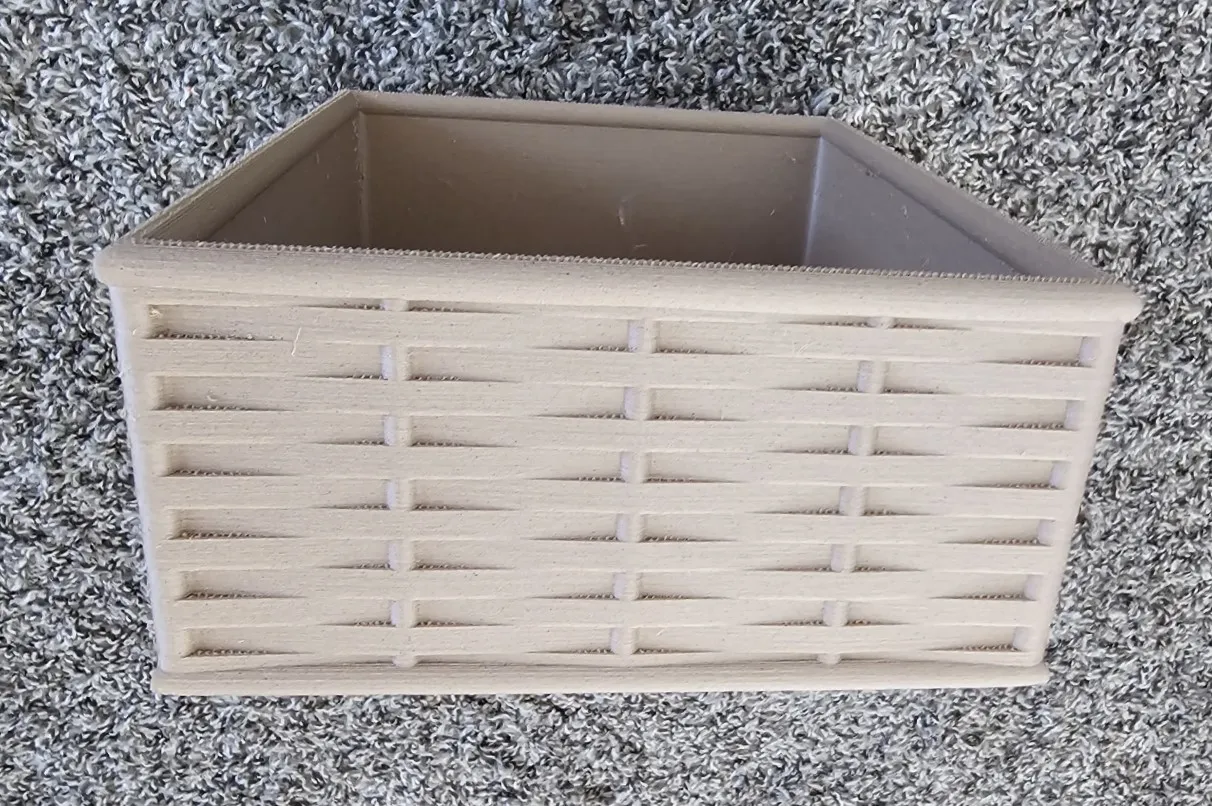 Giỏ đan bằng mây thiết kế cải tiến giảm yêu cầu hỗ trợ