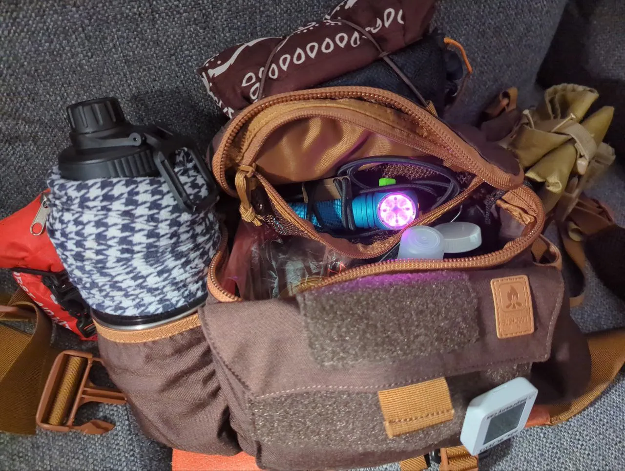 Giá đỡ đèn Emisar DW4 nhẹ cho đầu